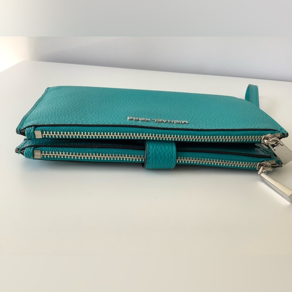 Michael Kors Adele wristlet wallet - Picture 2 of 12